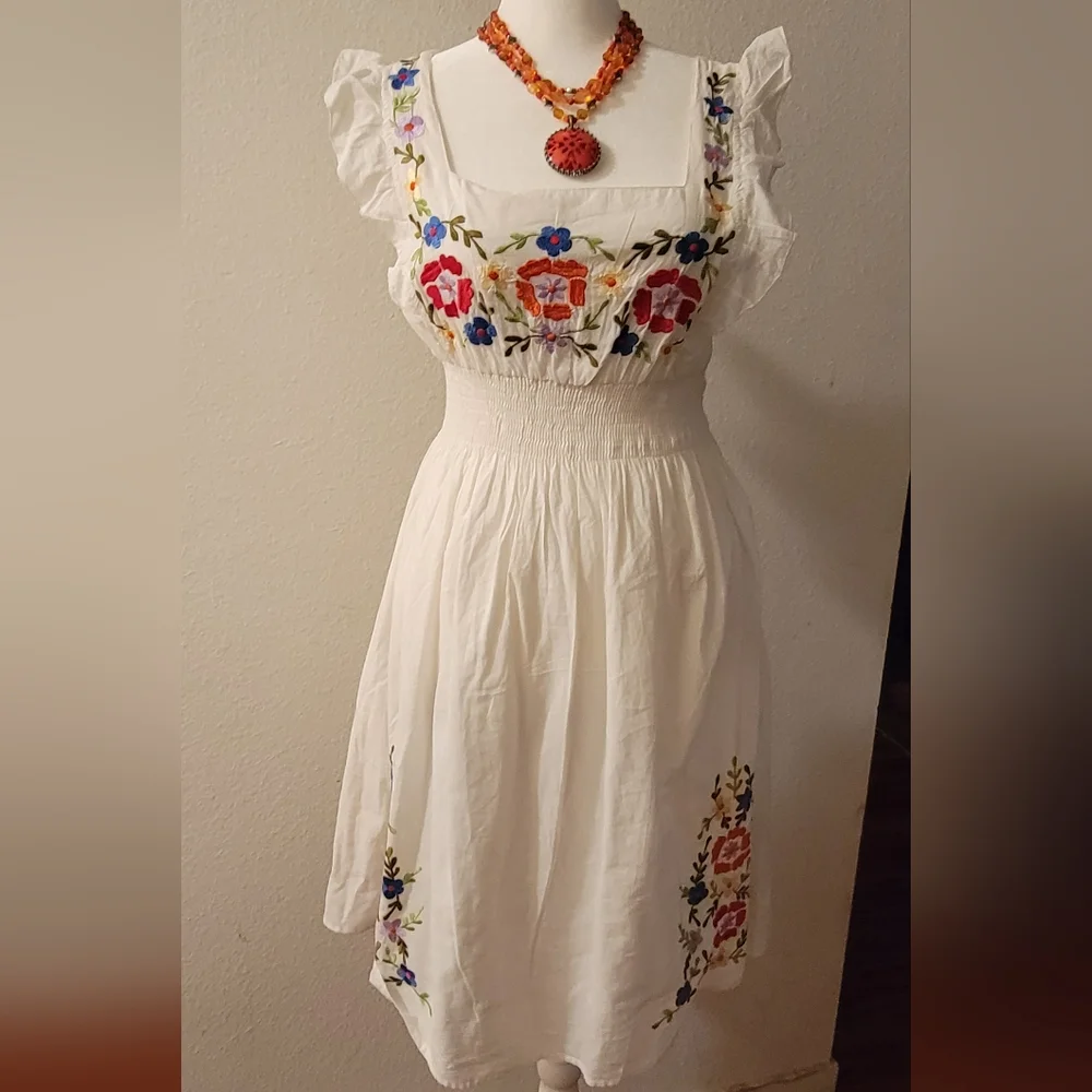 Dress - Picture 7 of 7